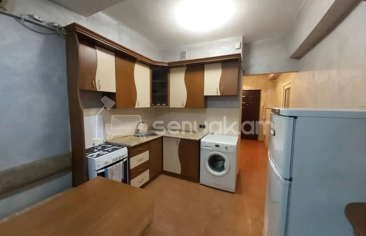 2 Սենյականոց Բնակարան Քարե Շենքում, 43քմ, 9/9 հարկ, Կապիտալ Վերանորոգված, Կահավորված