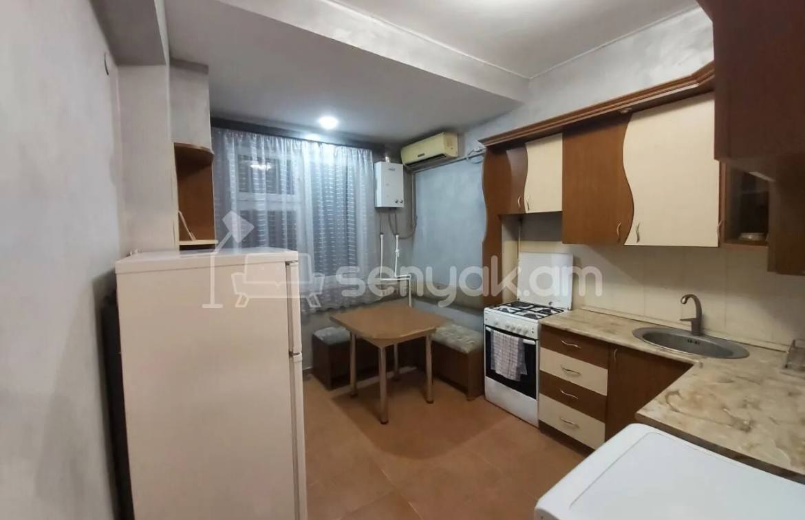 2 Սենյականոց Բնակարան Քարե Շենքում, 43քմ, 9/9 հարկ, Կապիտալ Վերանորոգված, Կահավորված