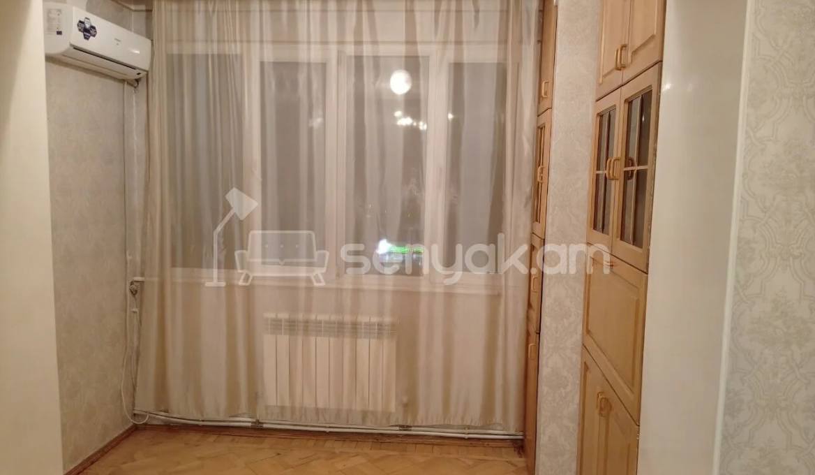 3 Սենյականոց Բնակարան Քարե Շենքում, 80քմ, 4/5 հարկ, Կապիտալ Վերանորոգված, Կահավորված