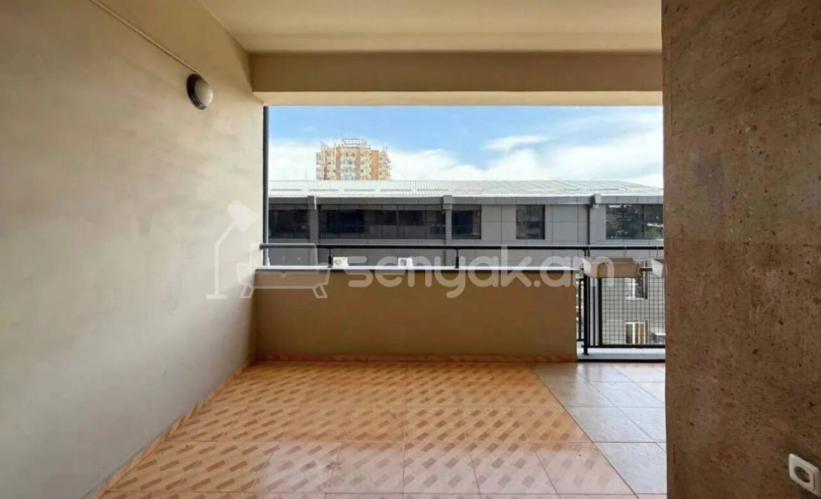 4 Սենյականոց Բնակարան, 215քմ, 5/12 հարկ, Կապիտալ Վերանորոգված, Կահավորված