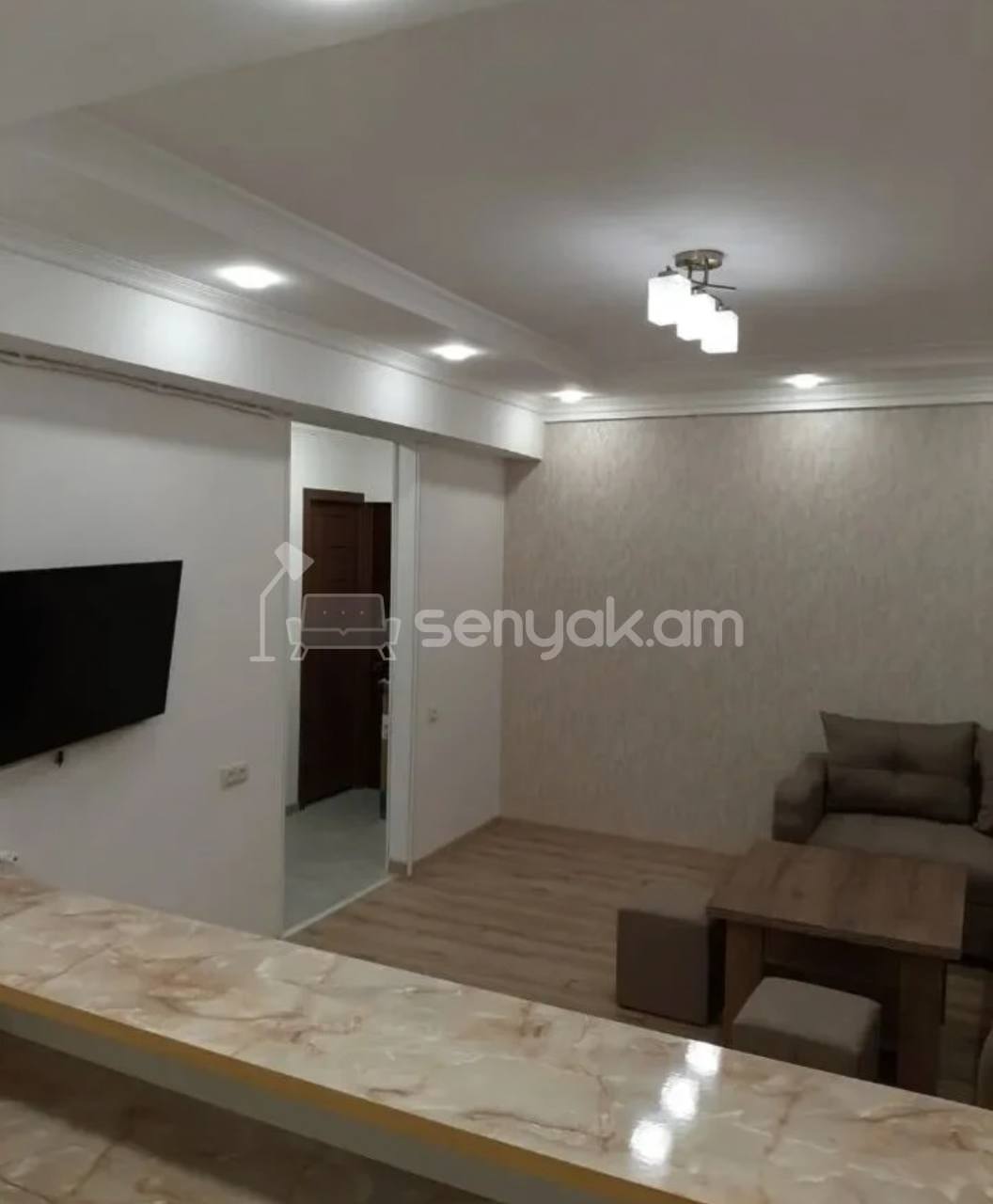 2 Սենյականոց Բնակարան, 43քմ, 3/9 հարկ, Դիզայներական Վերանորոգված, Կահավորված