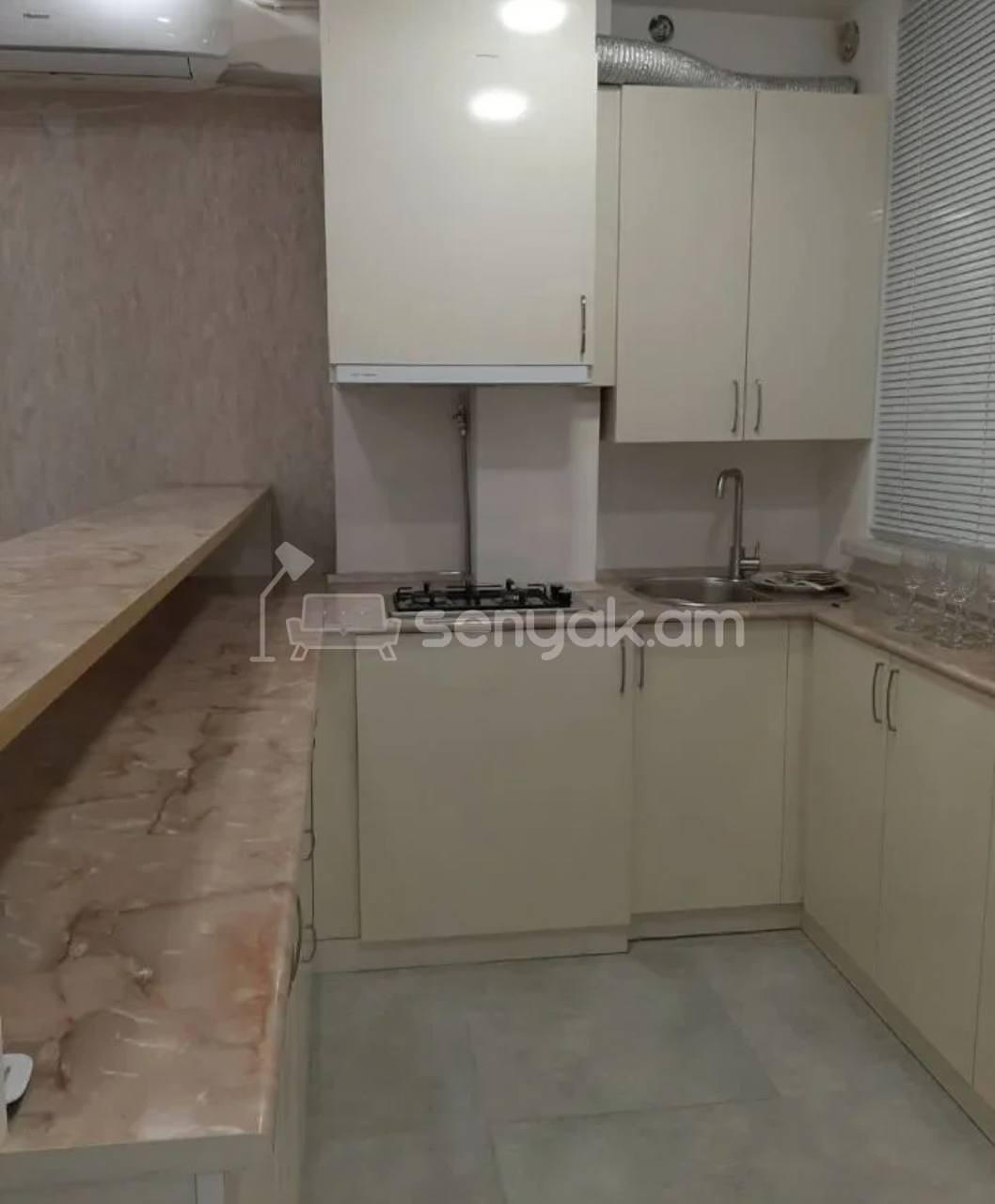 2 Սենյականոց Բնակարան, 43քմ, 3/9 հարկ, Դիզայներական Վերանորոգված, Կահավորված