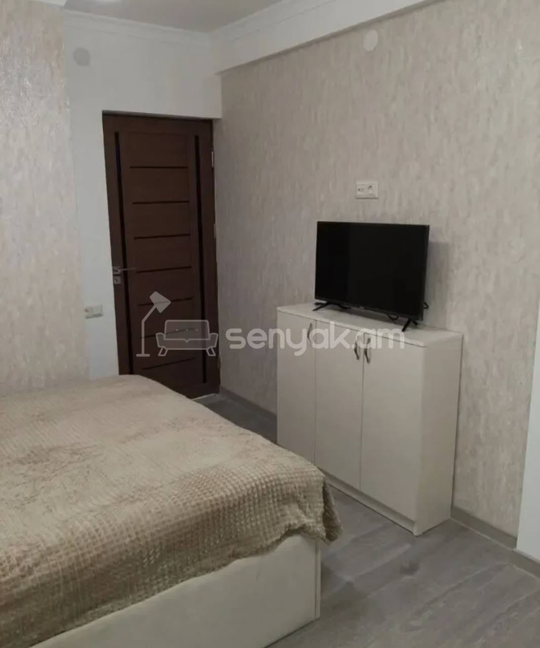 2 Սենյականոց Բնակարան, 43քմ, 3/9 հարկ, Դիզայներական Վերանորոգված, Կահավորված