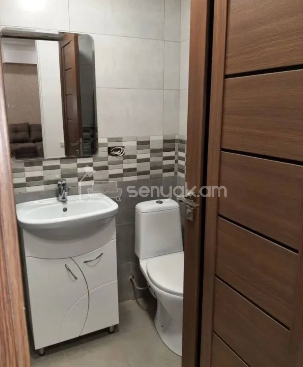 2 Սենյականոց Բնակարան, 43քմ, 3/9 հարկ, Դիզայներական Վերանորոգված, Կահավորված