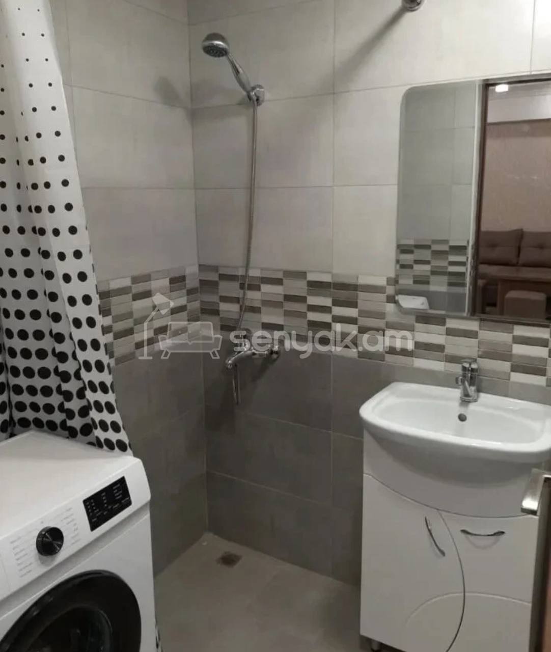 2 Սենյականոց Բնակարան, 43քմ, 3/9 հարկ, Դիզայներական Վերանորոգված, Կահավորված