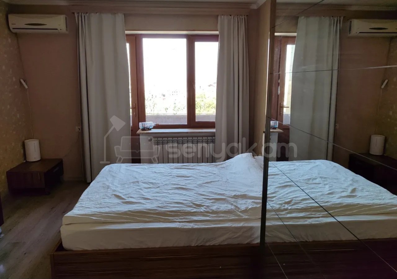 3 Սենյականոց Բնակարան Քարե Շենքում, 85քմ, 4/5 հարկ, Կապիտալ Վերանորոգված, Կահավորված, Արևկող