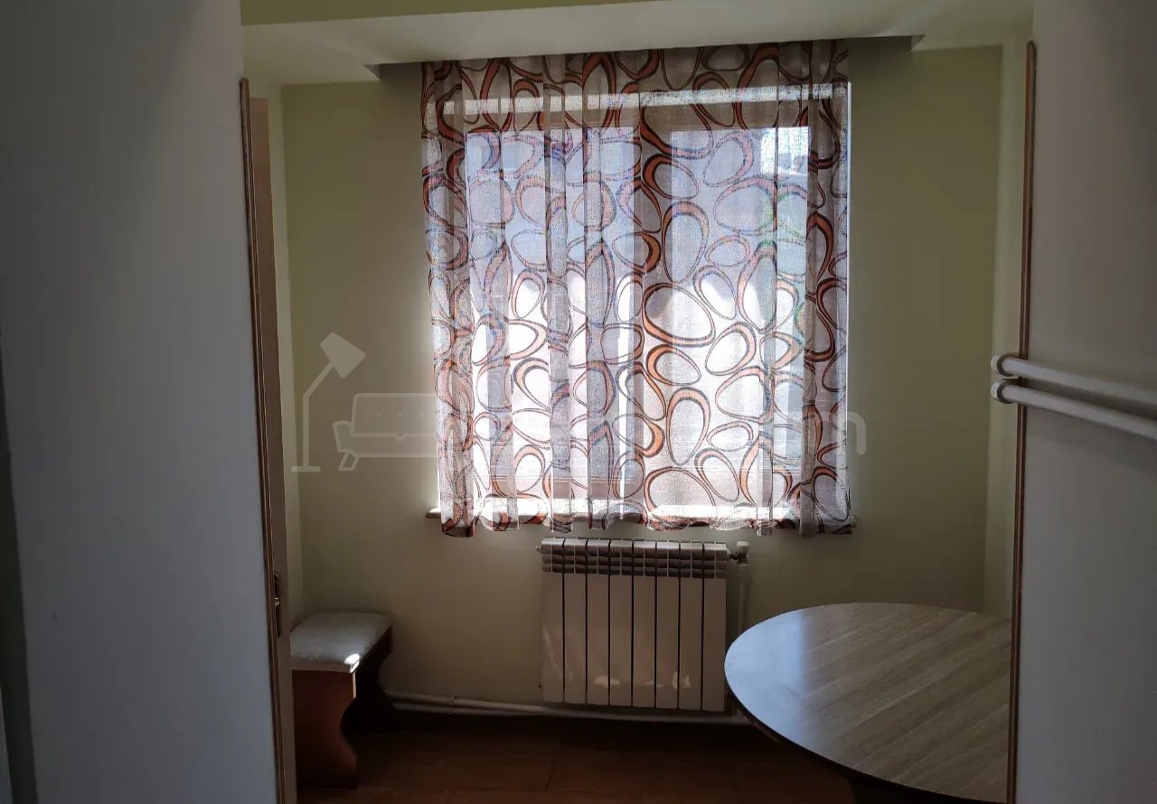 3 Սենյականոց Բնակարան Քարե Շենքում, 85քմ, 4/5 հարկ, Կապիտալ Վերանորոգված, Կահավորված, Արևկող