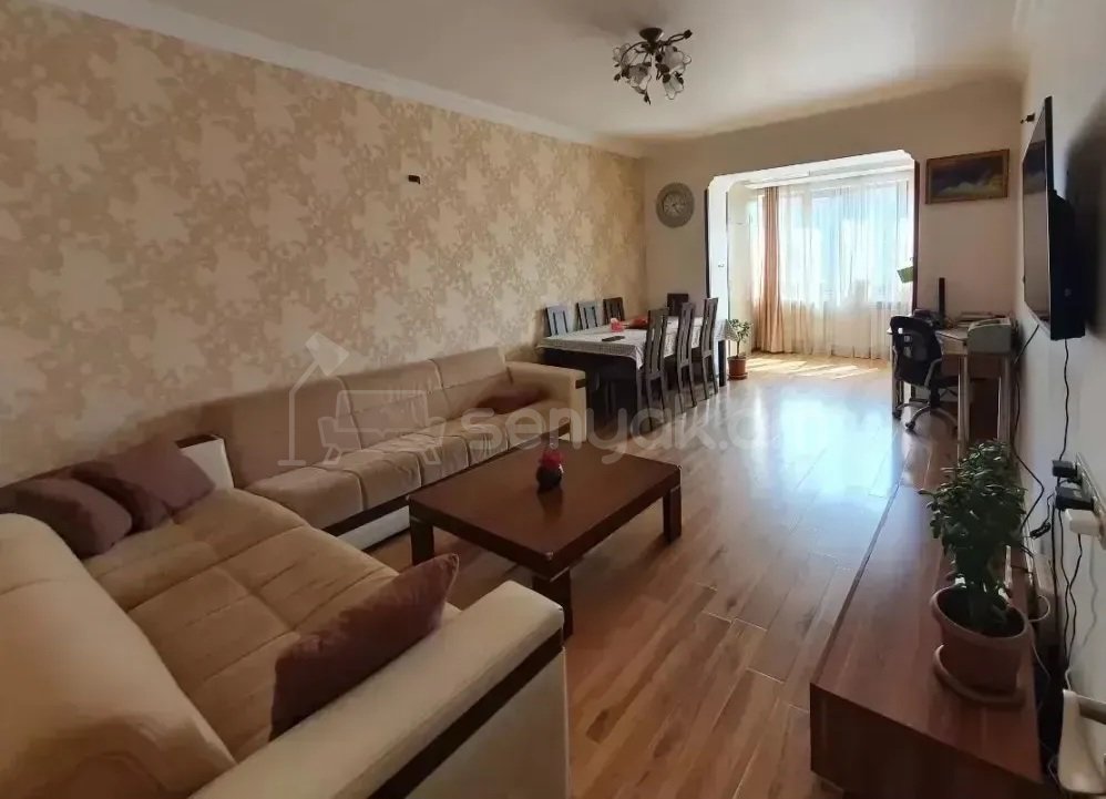 3 Սենյականոց Բնակարան Քարե Շենքում, 85քմ, 4/5 հարկ, Կապիտալ Վերանորոգված, Կահավորված, Արևկող