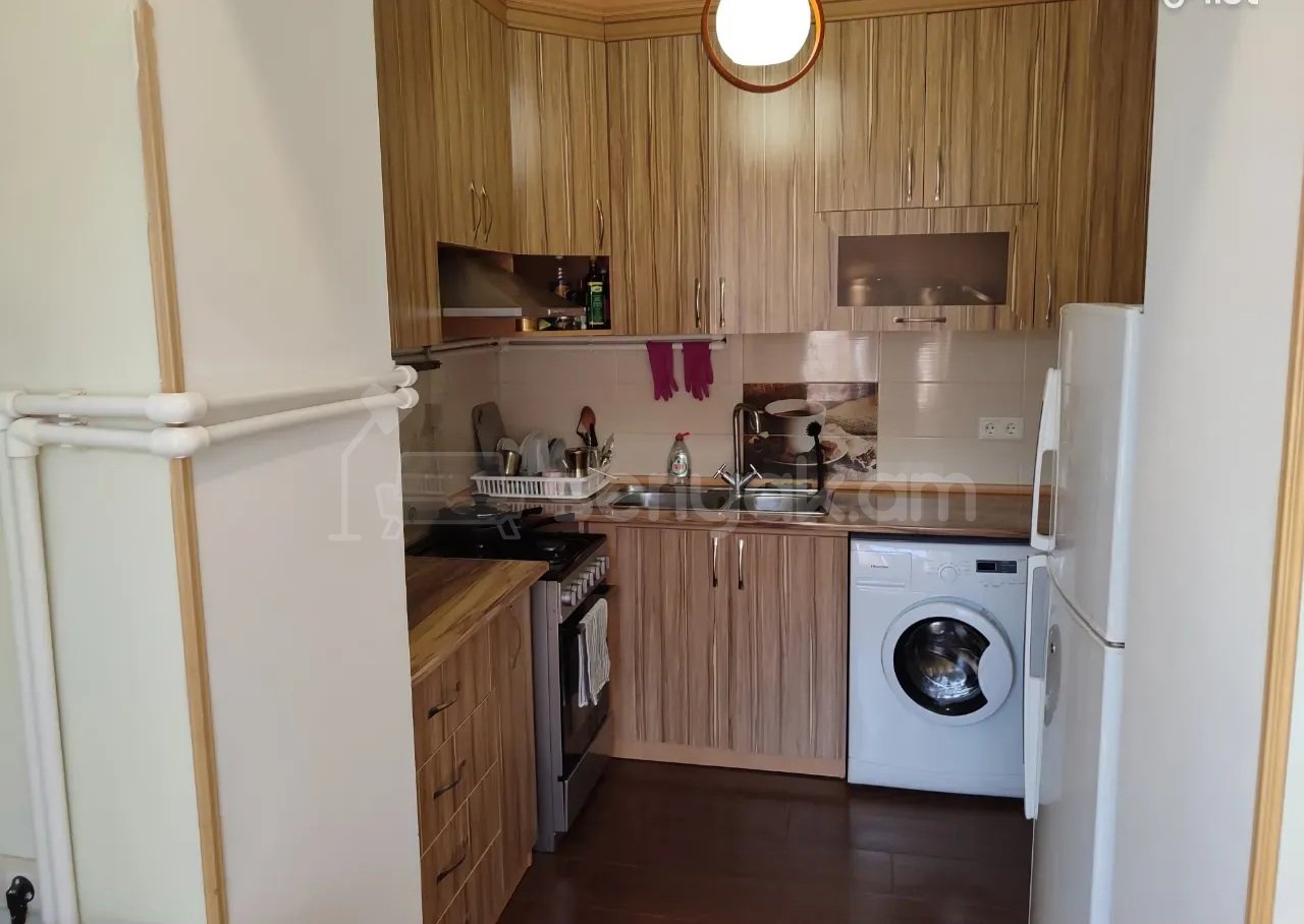 3 Սենյականոց Բնակարան Քարե Շենքում, 85քմ, 4/5 հարկ, Կապիտալ Վերանորոգված, Կահավորված, Արևկող