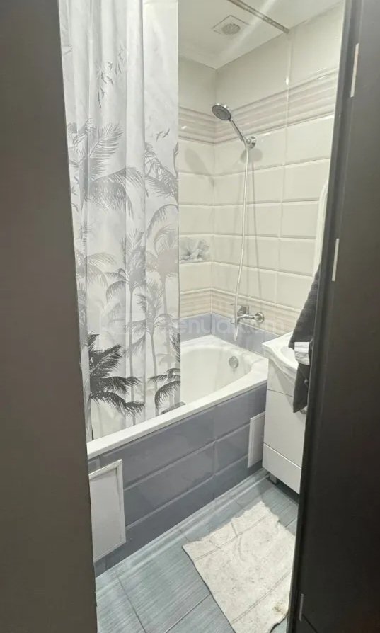 4 Սենյականոց Բնակարան Քարե Շենքում, 74քմ, 5/5 հարկ, Կոսմետիկ Վերանորոգված, Կահավորված, Արևկող