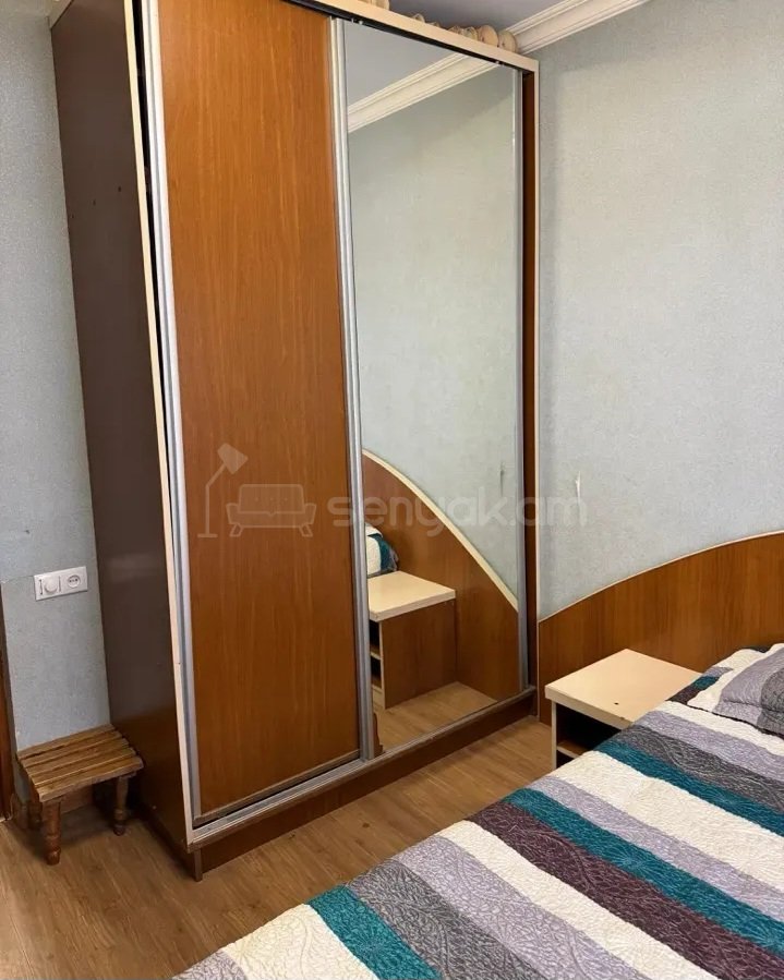 3 Սենյականոց Բնակարան Քարե Շենքում, 80քմ, 2/5 հարկ, Դիզայներական Վերանորոգված, Կահավորված, Արևկող