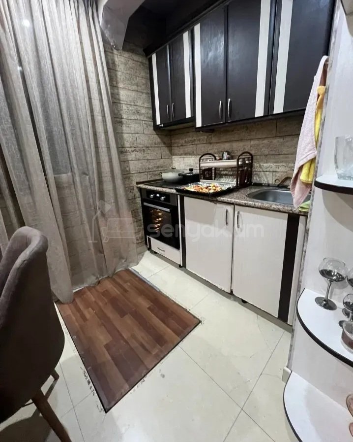 3 Սենյականոց Բնակարան Քարե Շենքում, 63քմ, 1/5 հարկ, Կապիտալ Վերանորոգված, Կահավորված, Արևկող