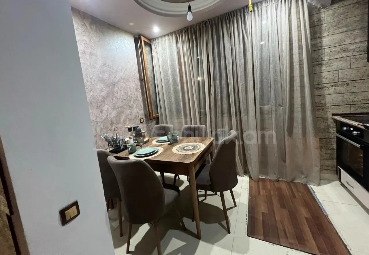 3 Սենյականոց Բնակարան Քարե Շենքում, 63քմ, 1/5 հարկ, Կապիտալ Վերանորոգված, Կահավորված, Արևկող