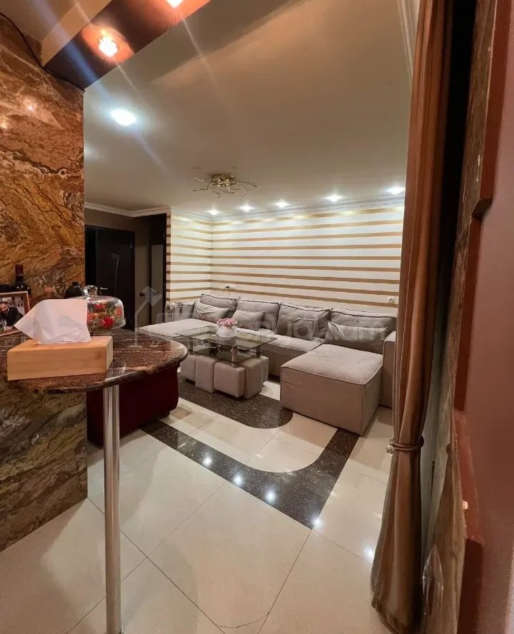 3 Սենյականոց Բնակարան Քարե Շենքում, 63քմ, 1/5 հարկ, Կապիտալ Վերանորոգված, Կահավորված, Արևկող