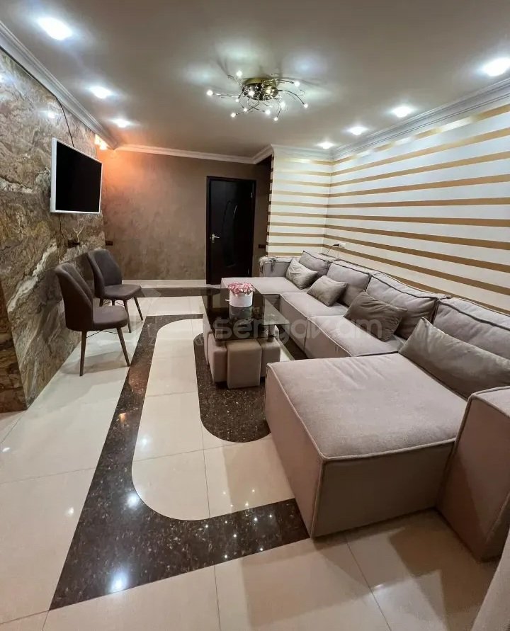 3 Սենյականոց Բնակարան Քարե Շենքում, 63քմ, 1/5 հարկ, Կապիտալ Վերանորոգված, Կահավորված, Արևկող