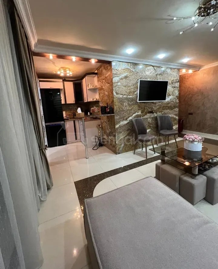 3 Սենյականոց Բնակարան Քարե Շենքում, 63քմ, 1/5 հարկ, Կապիտալ Վերանորոգված, Կահավորված, Արևկող