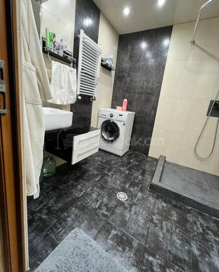 3 Սենյականոց Բնակարան Քարե Շենքում, 63քմ, 1/5 հարկ, Կապիտալ Վերանորոգված, Կահավորված, Արևկող