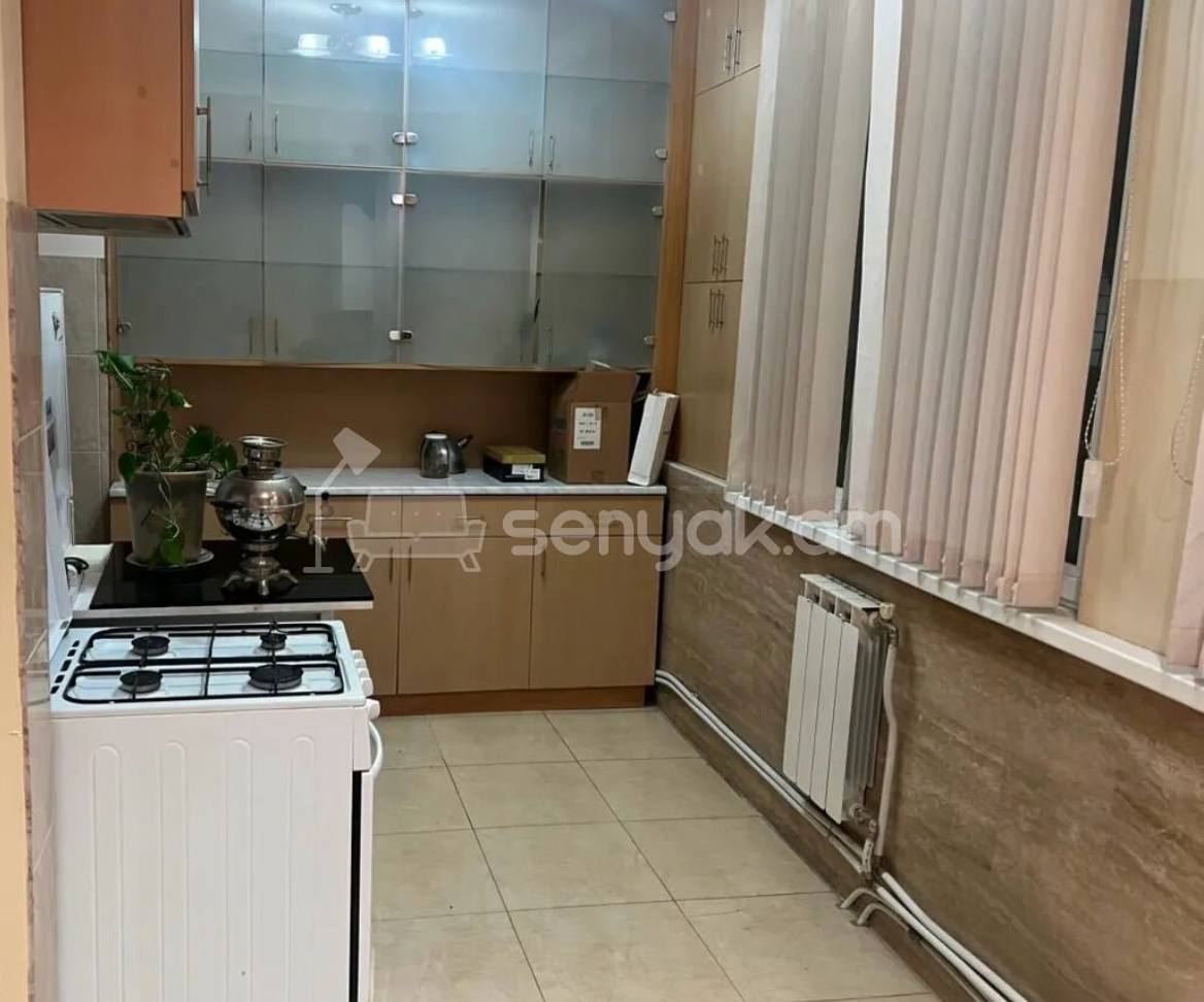 3 Սենյականոց Բնակարան Քարե Շենքում, 72քմ, 4/5 հարկ, Կապիտալ Վերանորոգված, Կահավորված