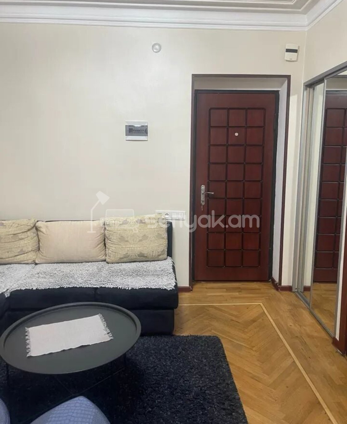 3 Սենյականոց Բնակարան Քարե Շենքում, 80քմ, 2/5 հարկ, Կապիտալ Վերանորոգված