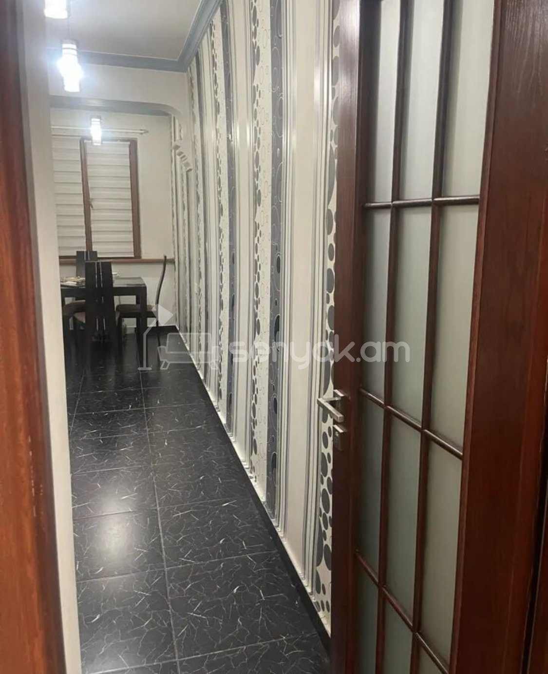 3 Սենյականոց Բնակարան Քարե Շենքում, 80քմ, 2/5 հարկ, Կապիտալ Վերանորոգված