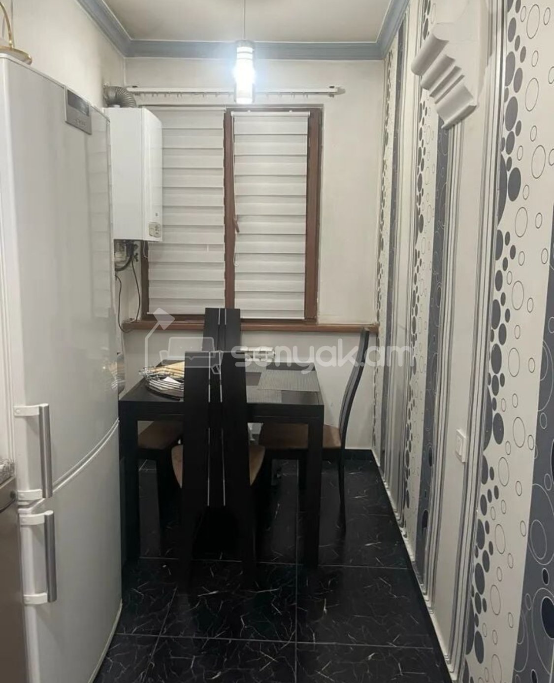 3 Սենյականոց Բնակարան Քարե Շենքում, 80քմ, 2/5 հարկ, Կապիտալ Վերանորոգված