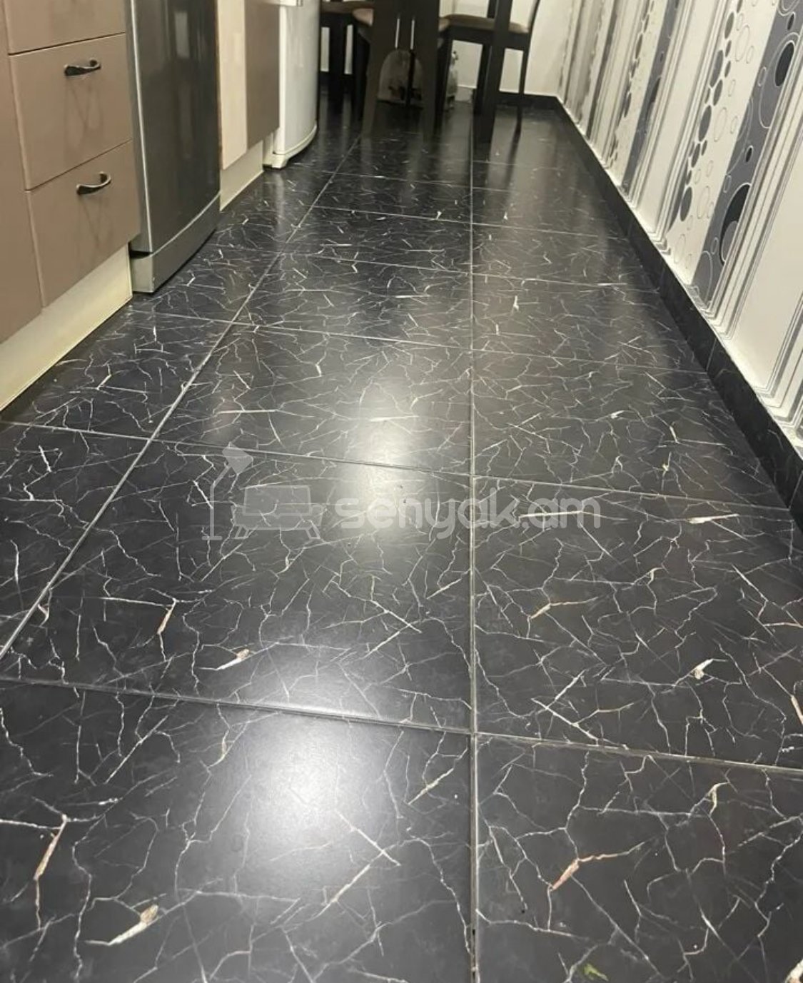 3 Սենյականոց Բնակարան Քարե Շենքում, 80քմ, 2/5 հարկ, Կապիտալ Վերանորոգված