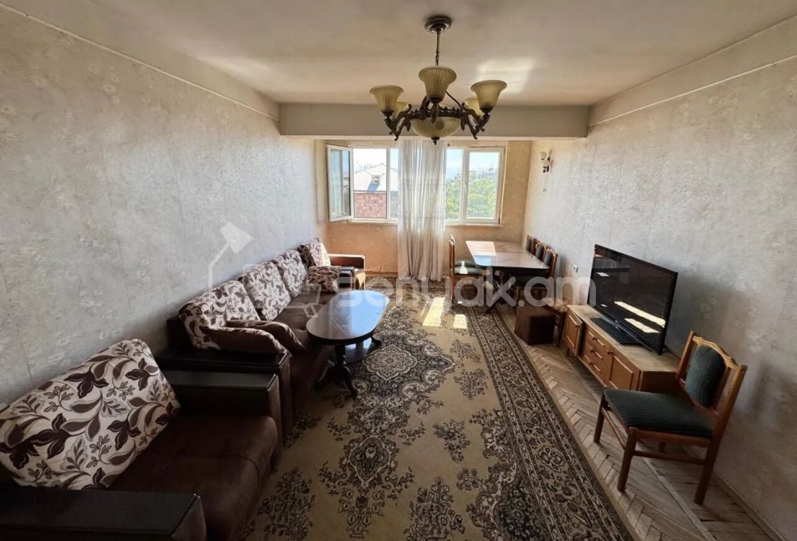 2 Սենյականոց Բնակարան Քարե Շենքում, 68քմ, 4/5 հարկ, Նորմալ Վիճակում