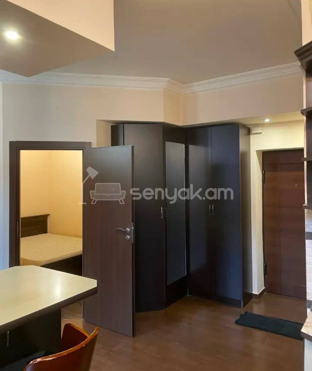 2 Սենյականոց Բնակարան Քարե Շենքում, 45քմ, 3/5 հարկ, Կապիտալ Վերանորոգված, Կահավորված