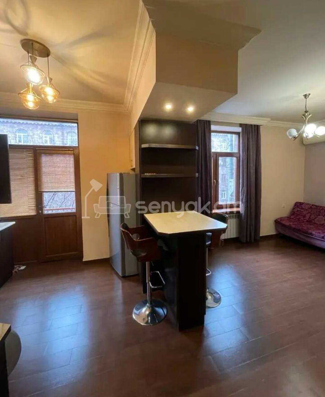 2 Սենյականոց Բնակարան Քարե Շենքում, 45քմ, 3/5 հարկ, Կապիտալ Վերանորոգված, Կահավորված