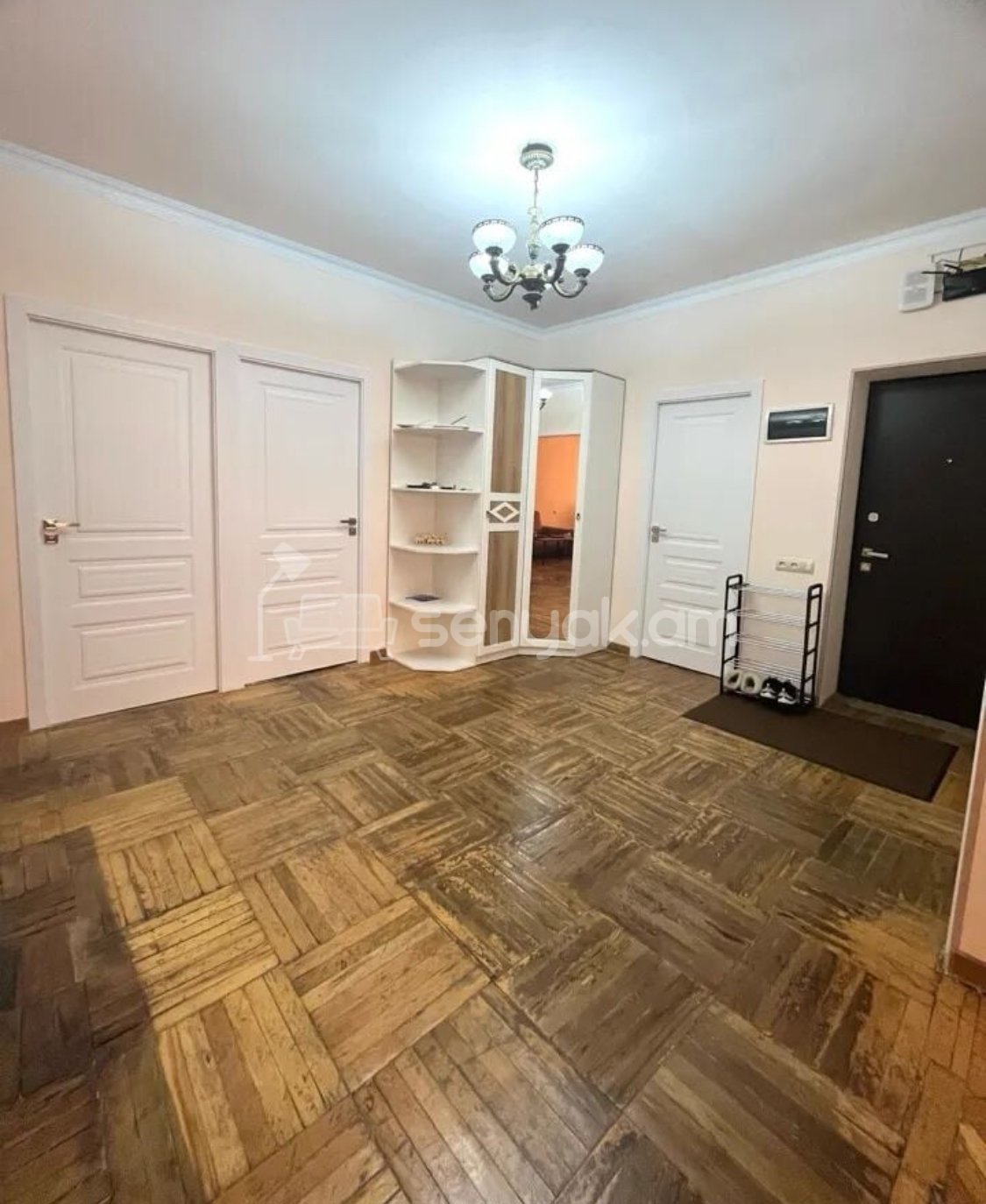 4 Սենյականոց Բնակարան Քարե Շենքում, 94քմ, 3/5 հարկ, Կոսմետիկ Վերանորոգված