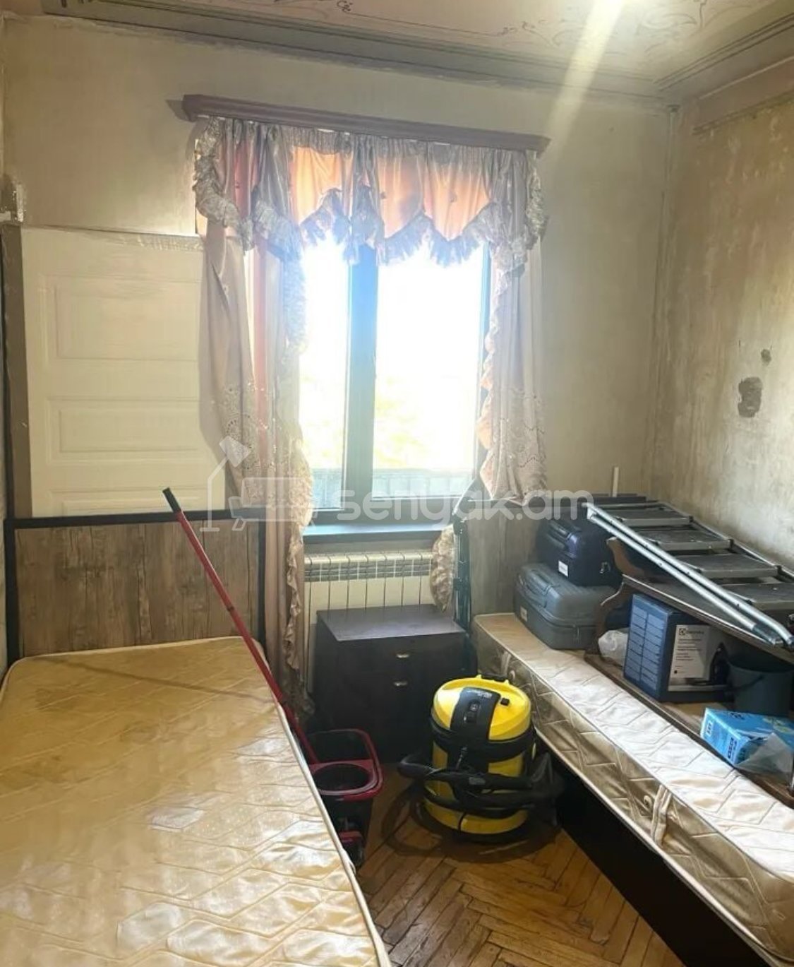 4 Սենյականոց Բնակարան Քարե Շենքում, 94քմ, 3/5 հարկ, Կոսմետիկ Վերանորոգված