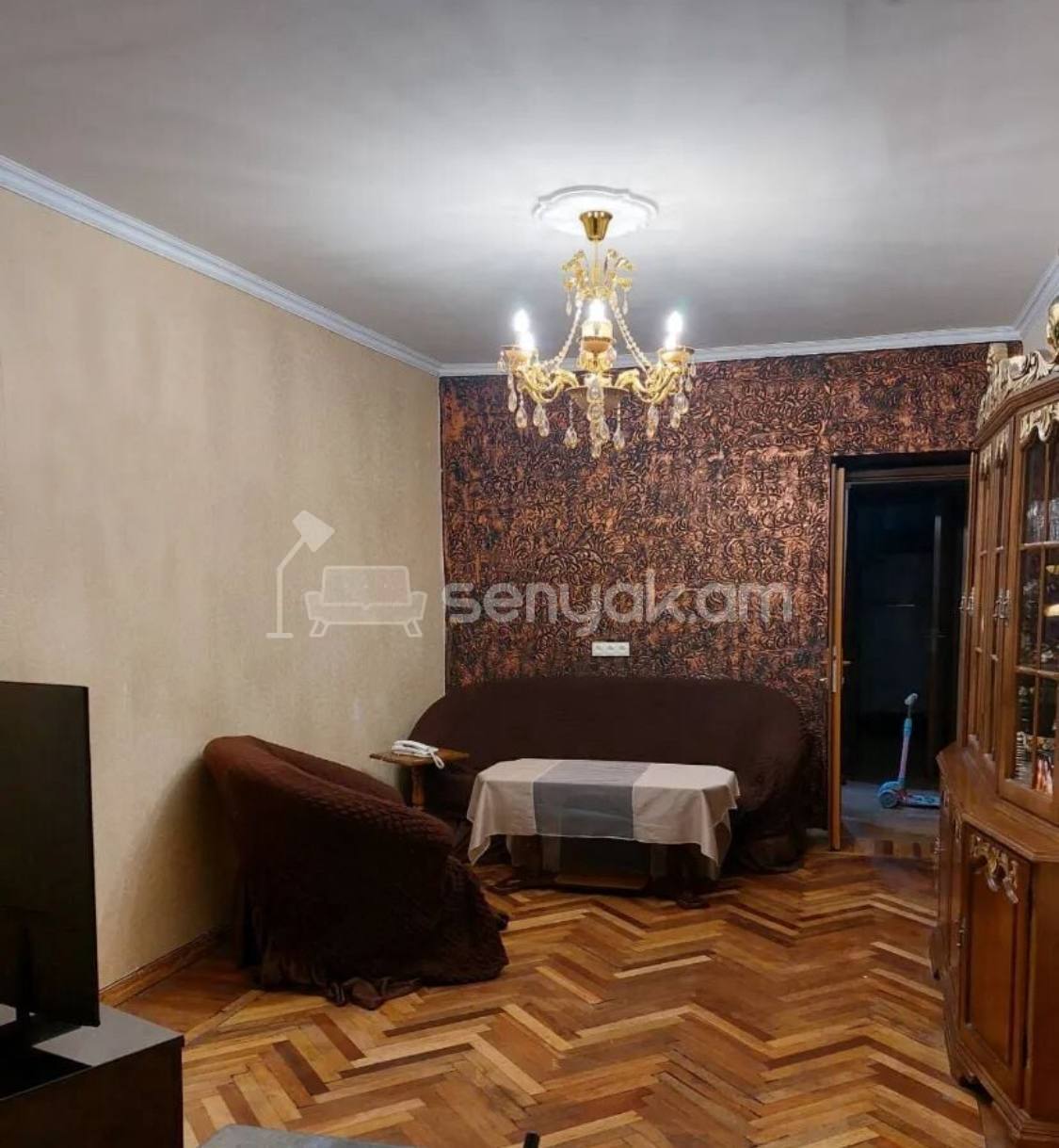 4 Սենյականոց Բնակարան Քարե Շենքում, 75քմ, 4/5 հարկ, Նորմալ Վիճակում