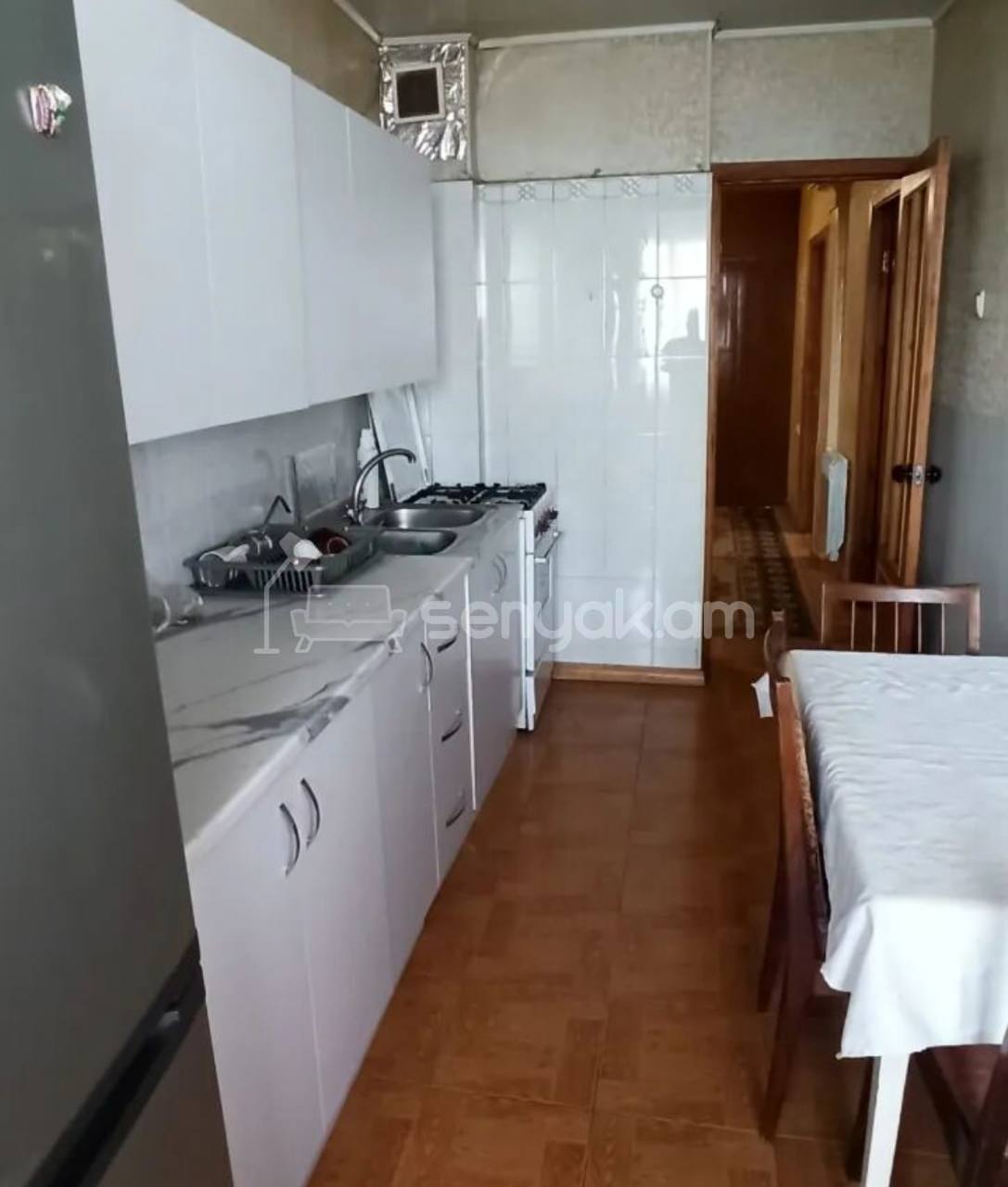 3 Սենյականոց Բնակարան, 90քմ, 6/9 հարկ, Նորմալ Վիճակում, Կահավորված