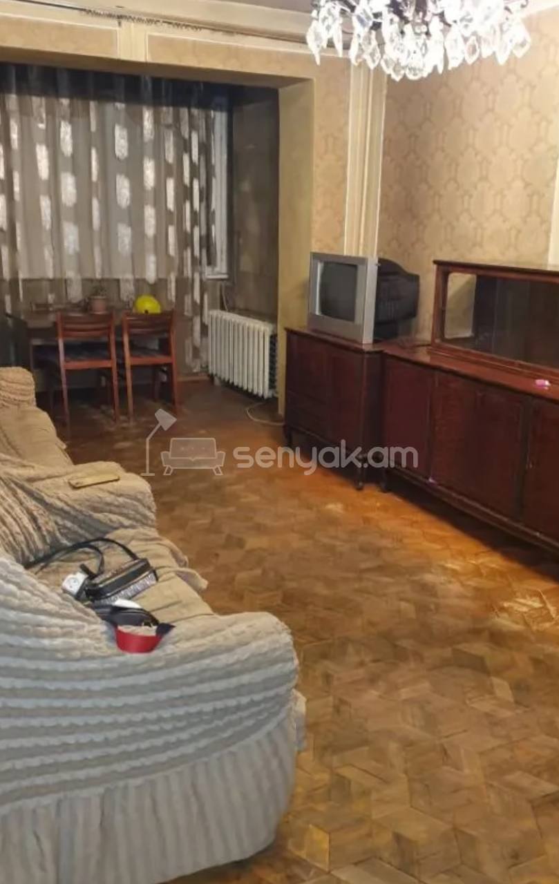 3 Սենյականոց Բնակարան Քարե Շենքում, 66քմ, 3/5 հարկ, Պետական Վիճակում, Կահավորված, Արևկող