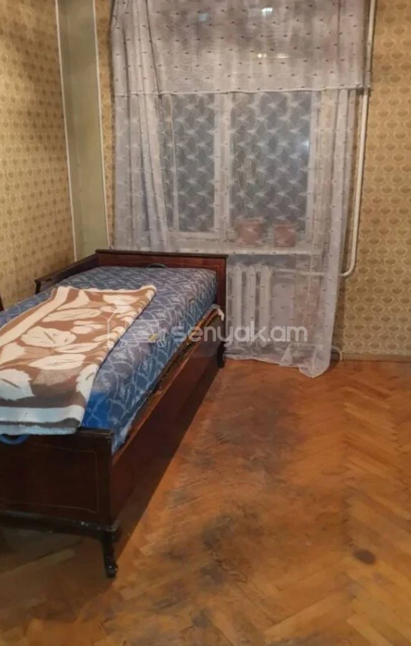 3 Սենյականոց Բնակարան Քարե Շենքում, 66քմ, 3/5 հարկ, Պետական Վիճակում, Կահավորված, Արևկող