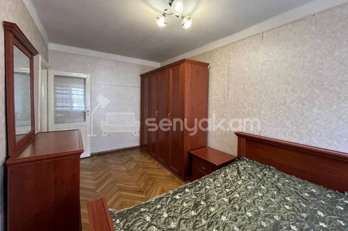 3 Սենյականոց Բնակարան Քարե Շենքում, 55քմ, 5/5 հարկ, Կապիտալ Վերանորոգված, Կահավորված