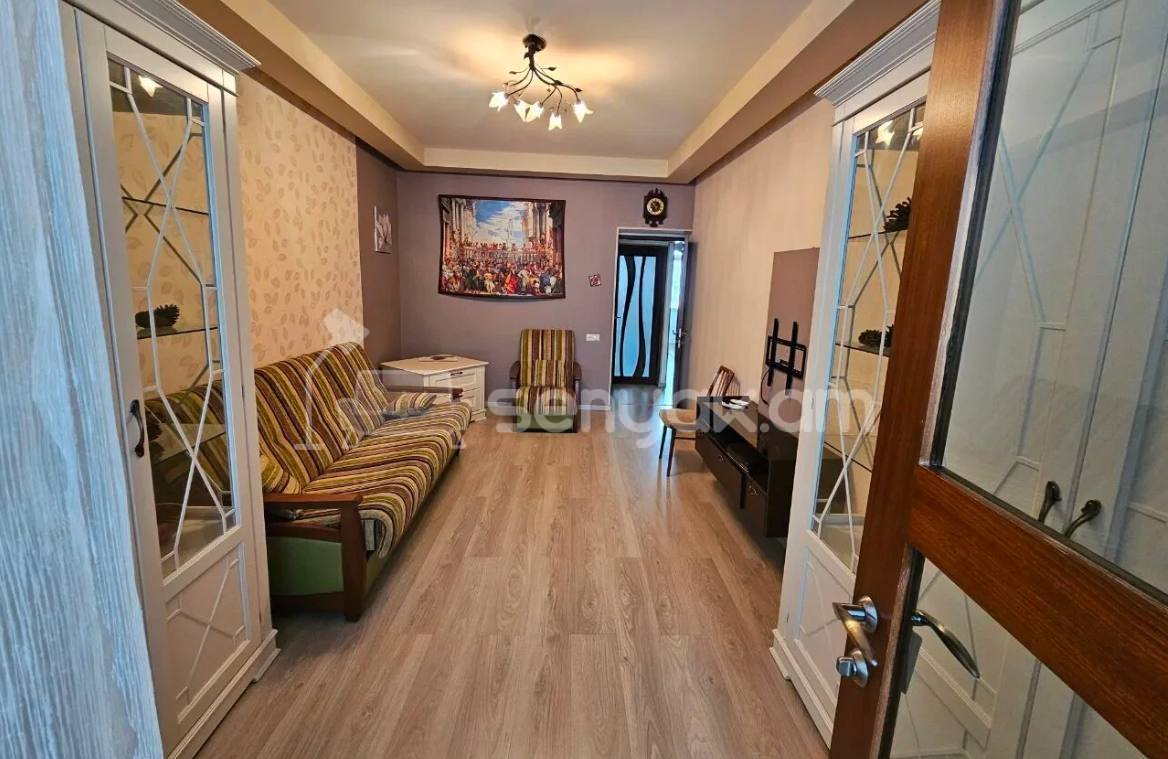 2 Սենյականոց Բնակարան Քարե Շենքում, 60քմ, 2/5 հարկ, Դիզայներական Վերանորոգված, Կահավորված