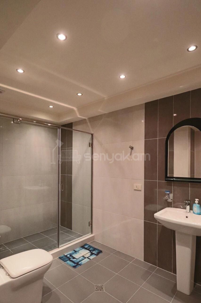 2 Սենյականոց Բնակարան Նորակառույցում, 50քմ, 8/12 հարկ, Դիզայներական Վերանորոգված