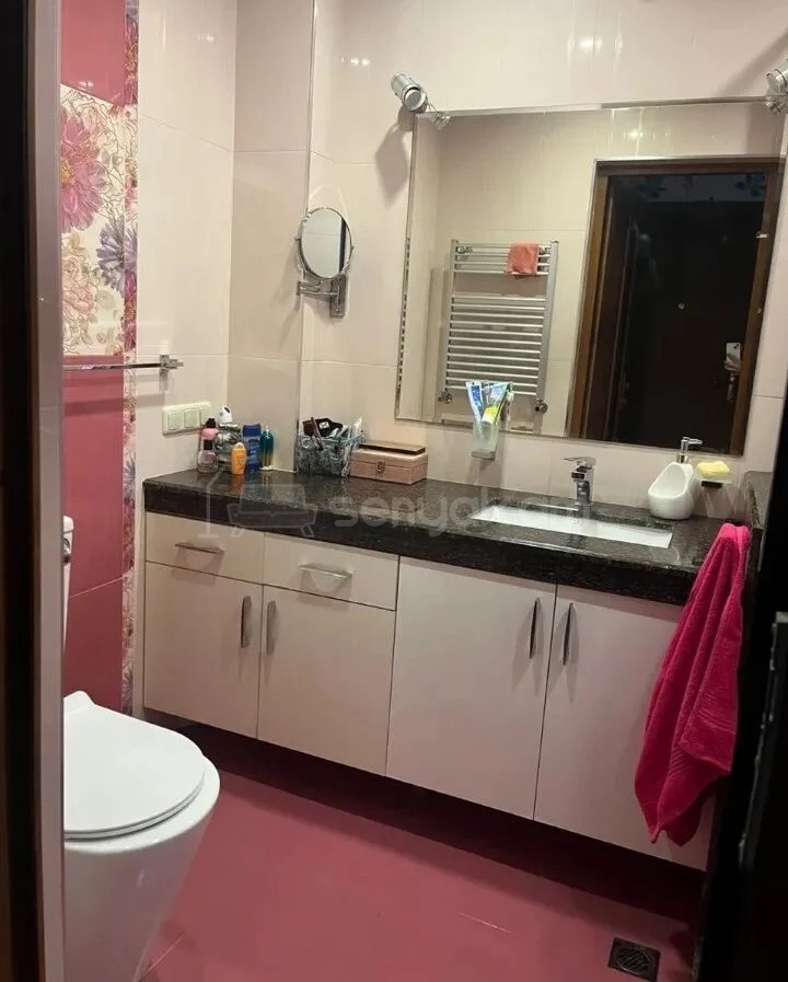 1 Սենյականոց Բնակարան Քարե Շենքում, 42քմ, 2/5 հարկ, Կապիտալ Վերանորոգված