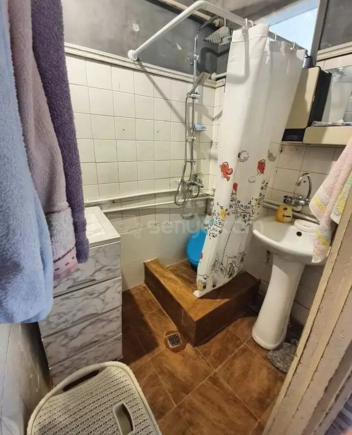 2 Սենյականոց Բնակարան Քարե Շենքում, 55քմ, 4/5 հարկ, Նորմալ Վիճակում