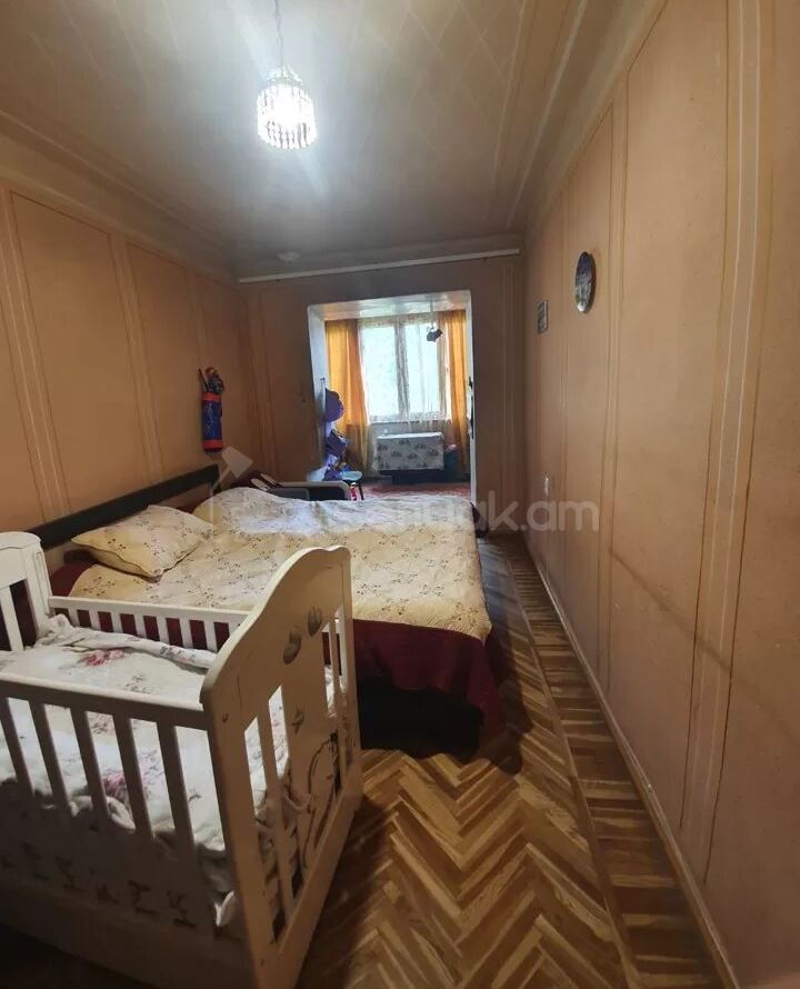 2 Սենյականոց Բնակարան Քարե Շենքում, 55քմ, 4/5 հարկ, Նորմալ Վիճակում