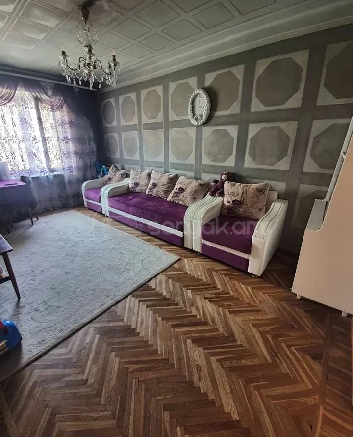 2 Սենյականոց Բնակարան Քարե Շենքում, 55քմ, 4/5 հարկ, Նորմալ Վիճակում