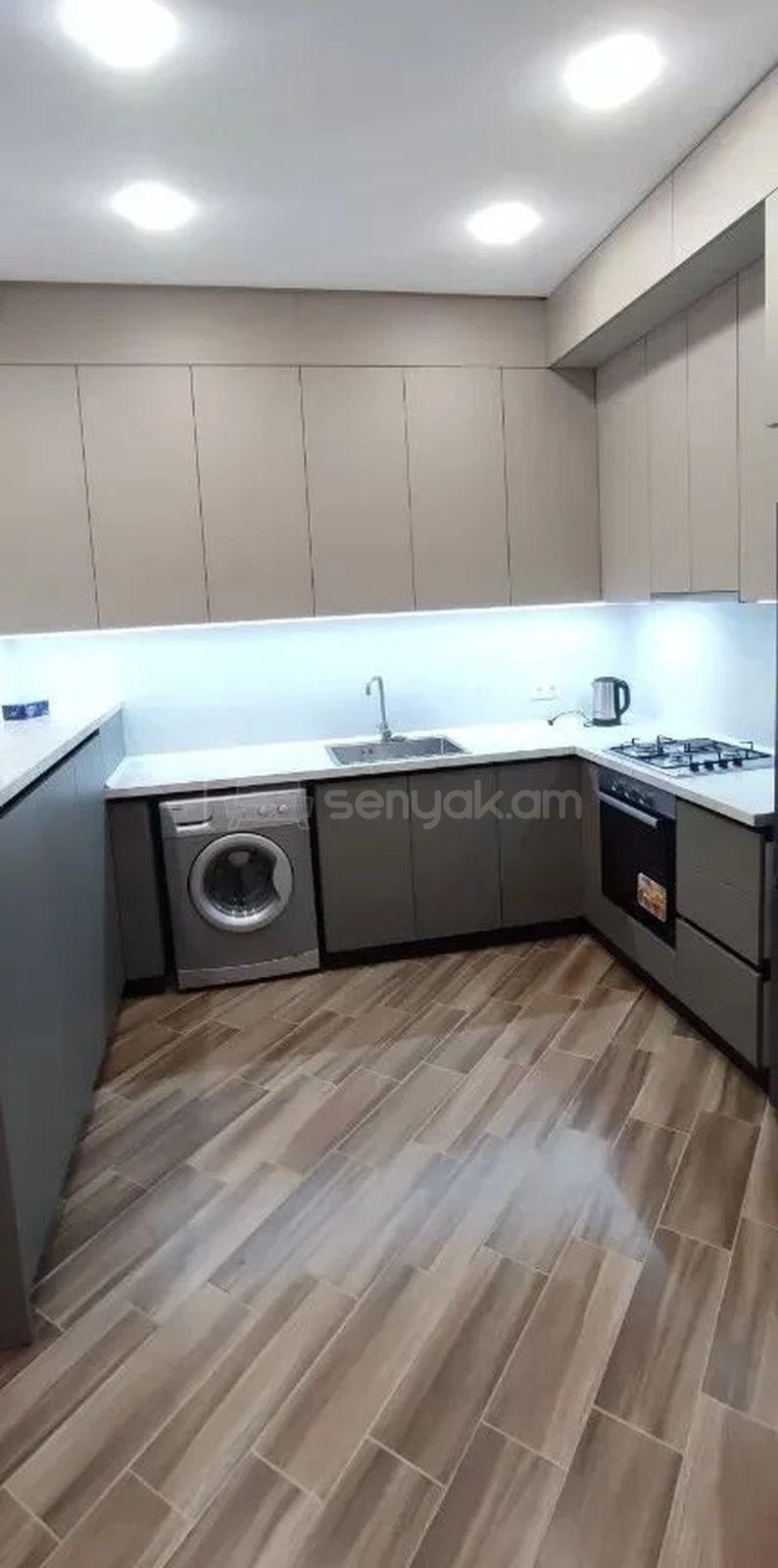 2 Սենյականոց Բնակարան Նորակառույցում, 55քմ, 3/13 հարկ, Կապիտալ Վերանորոգված