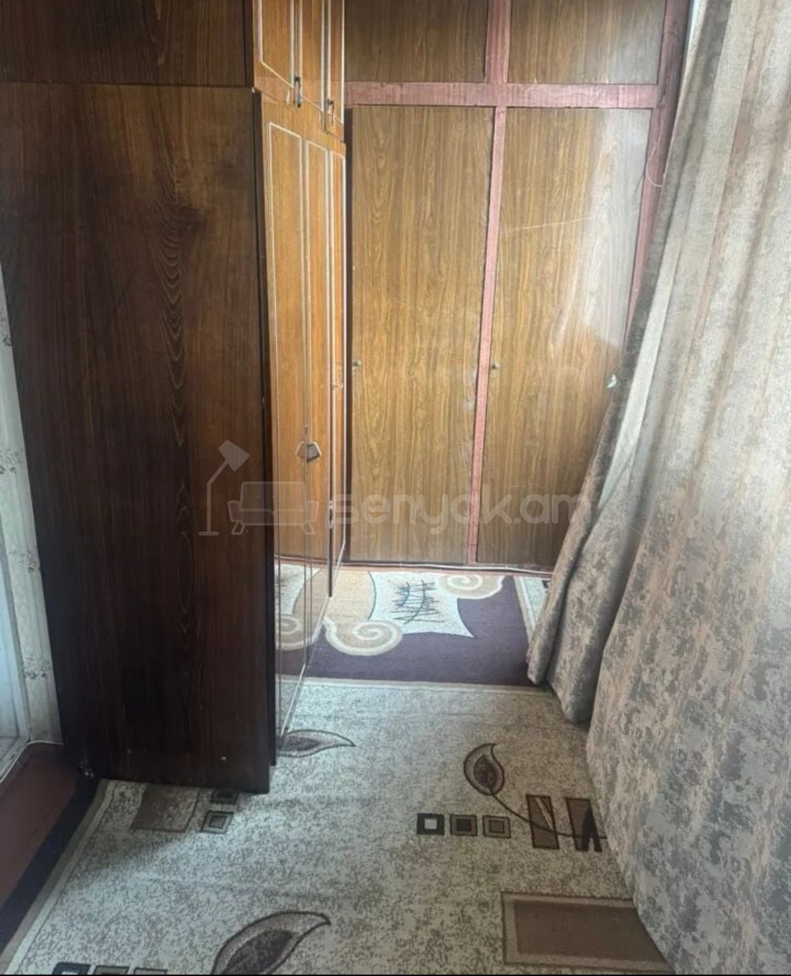 2 Սենյականոց Բնակարան Քարե Շենքում, 45քմ, 3/5 հարկ, Նորմալ Վիճակում, Կահավորված, Արևկող