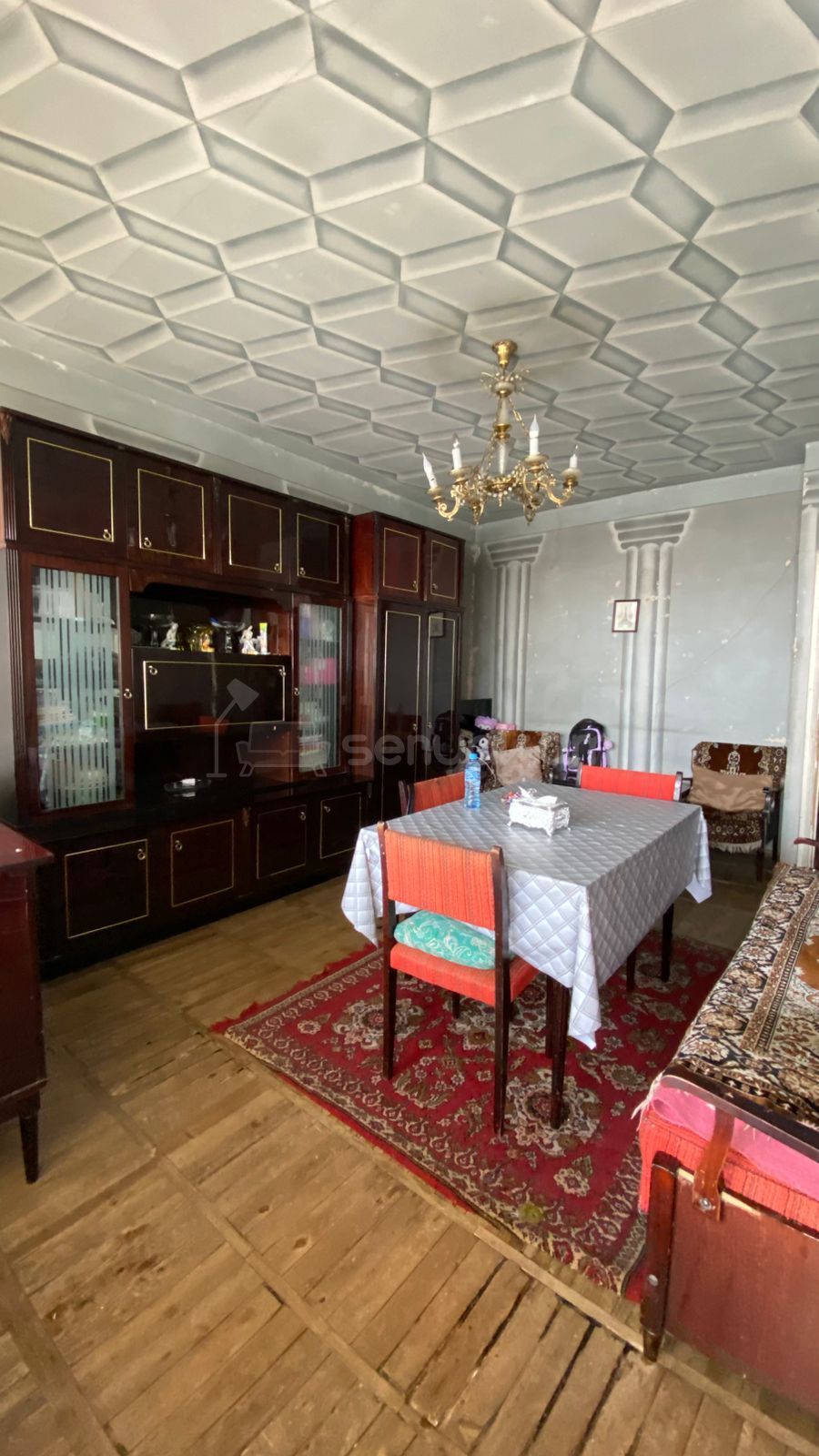 4 Սենյականոց Բնակարան Քարե Շենքում, 110քմ, 3/5 հարկ, Նորմալ Վիճակում