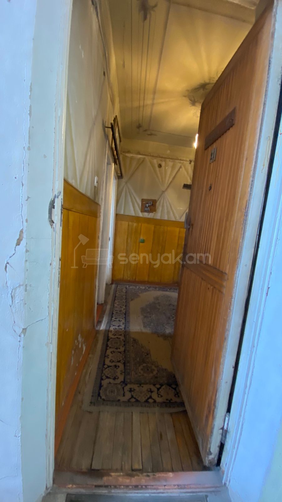 4 Սենյականոց Բնակարան Քարե Շենքում, 110քմ, 3/5 հարկ, Նորմալ Վիճակում