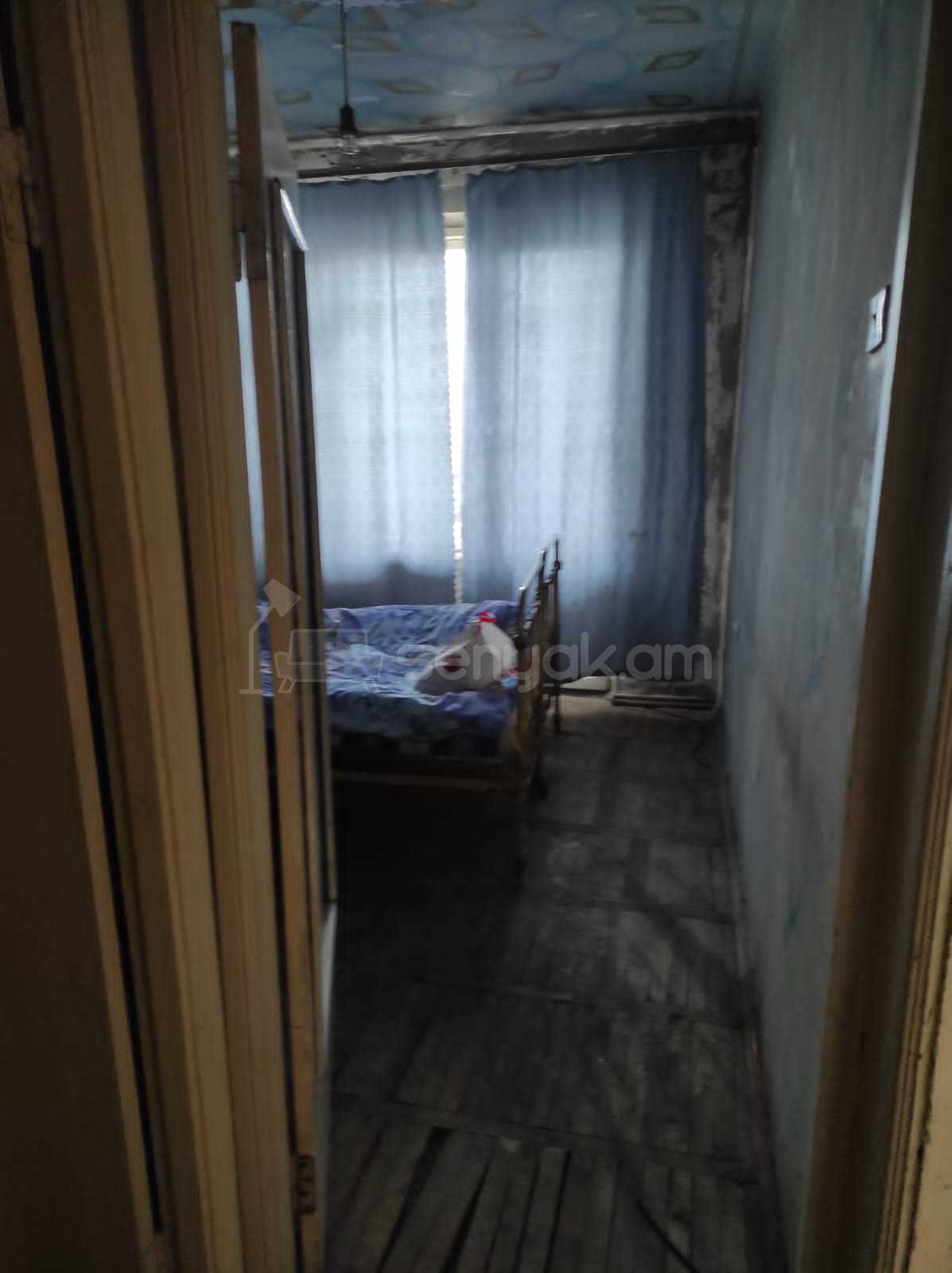 4 Սենյականոց Բնակարան Քարե Շենքում, 110քմ, 3/5 հարկ, Նորմալ Վիճակում