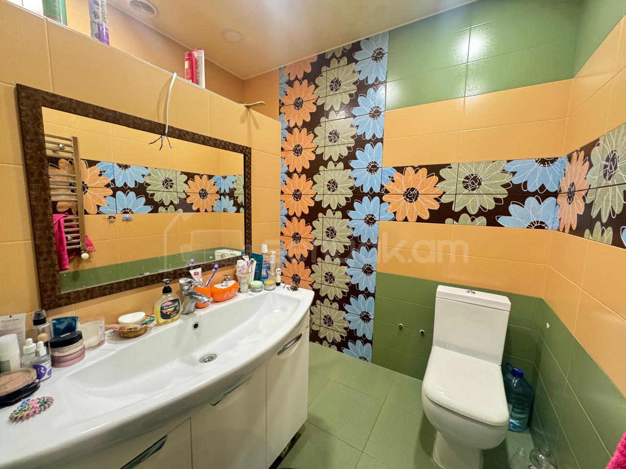 6 Սենյականոց Բնակարան, 235քմ, 5/6 հարկ, Կապիտալ Վերանորոգված, Կահավորված, Արևկող