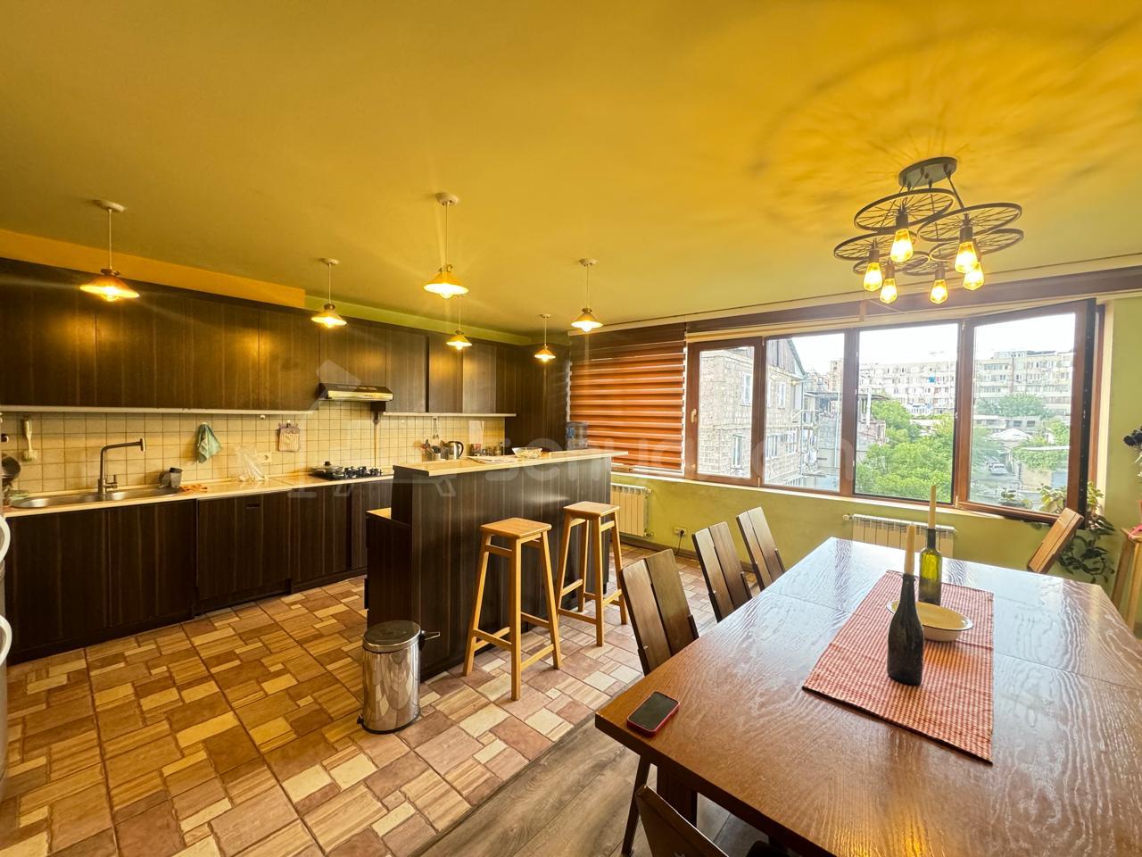 6 Սենյականոց Բնակարան, 235քմ, 5/6 հարկ, Կապիտալ Վերանորոգված, Կահավորված, Արևկող