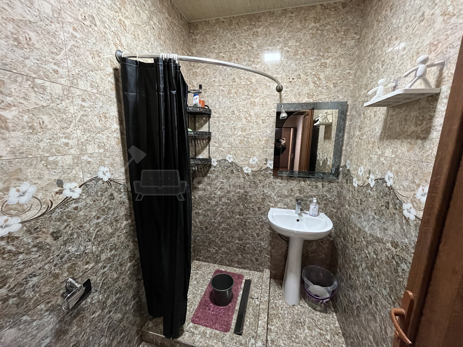 2 Սենյականոց Բնակարան Քարե Շենքում, 53քմ, 1/3 հարկ, Նորմալ Վիճակում